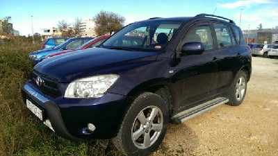 Mijenjam Toyota Rav 4 za obuteljski brod