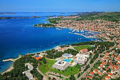 oglasi, VODICE, APARTMAN BLIZU MORA POVOLJNO