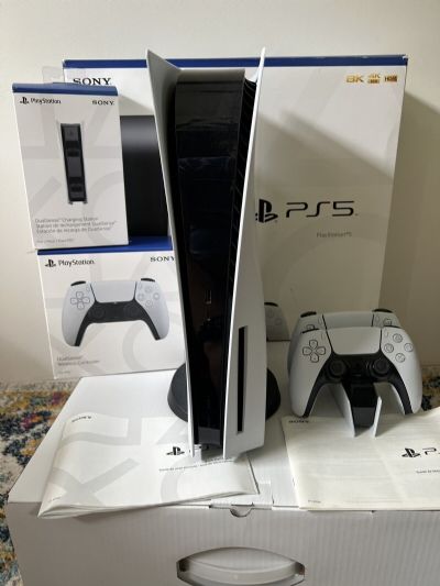 oglasi, Sony PS5 1TB konzola sa 7 dodatnih igara