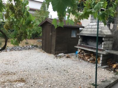 oglasi, Kuca Biograd na moru sa okucnicom