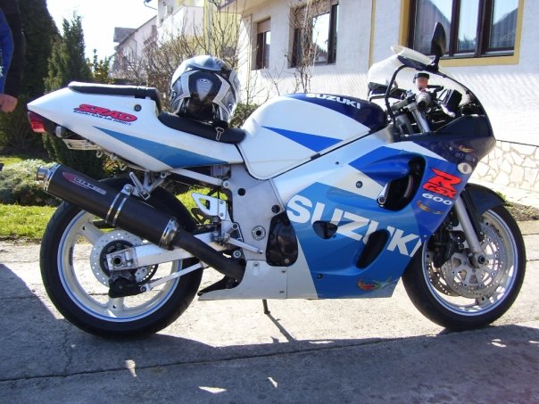 suzuki gsxr 600 srad