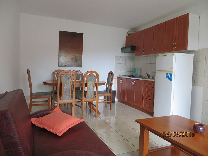 APARTMAN DVOSOBNI-IZNAJMLJUJEM-ROGOZNICA