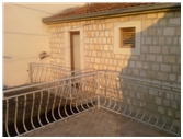 MAKARSKA - Iznajmljujem dva apartmana