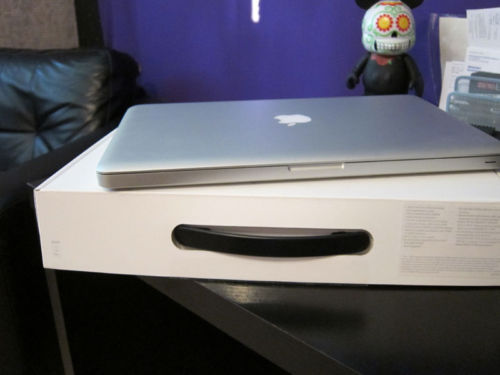 oglasi, Nov Apple Macbook pro 500GB 17