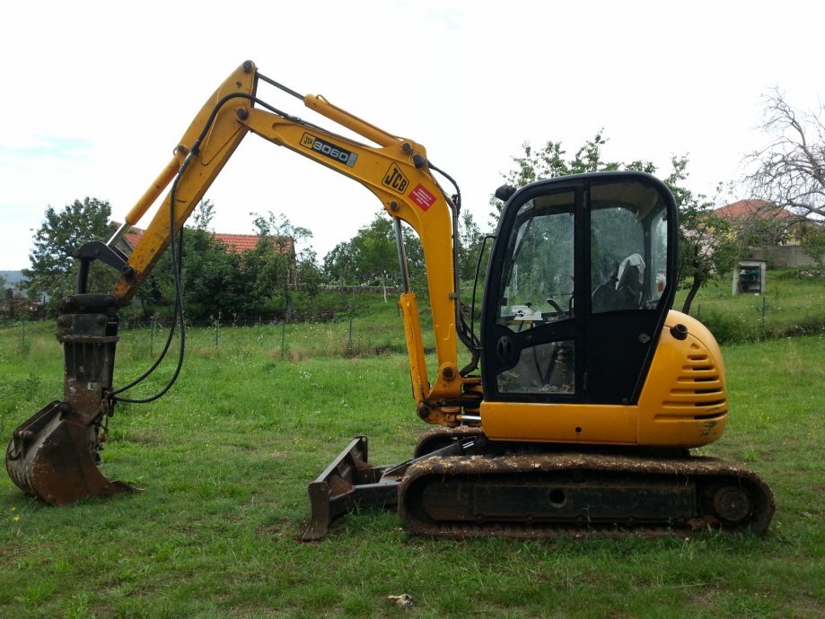 Mini bager JCB 8060